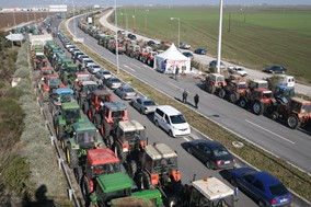 Βγάζουν τα τρακτέρ στους δρόμους οι αγρότες - Δύο μπλόκα σε Καρδίτσα και Λάρισα την Πέμπτη